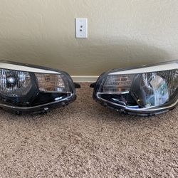 Factory OEM 2014-2019 Kia Soul Halogen Headlight Right And Left 