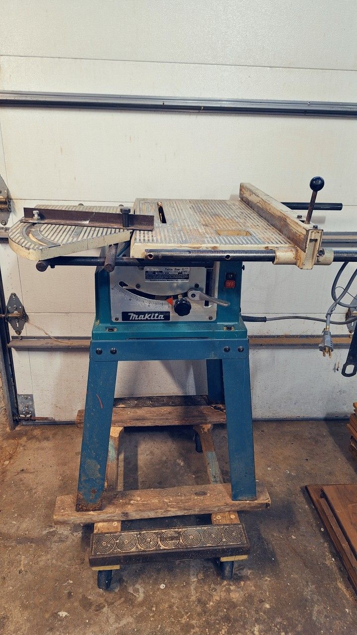 Makita 2711 tablesaw with sliding table