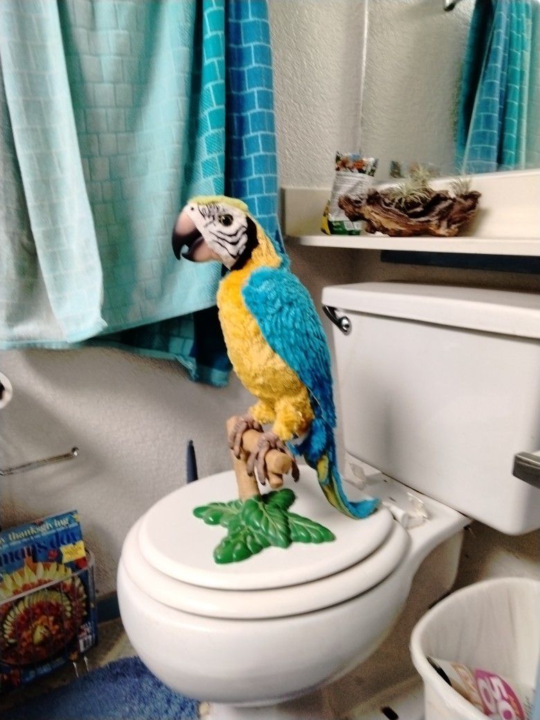 Furreal Friends Squawker Macaw Interactive Talking Parrot 