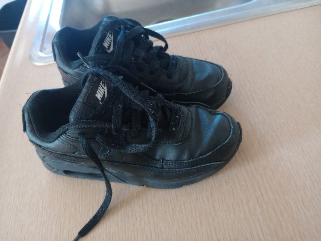 Size 2 Black Tennis Shoes 