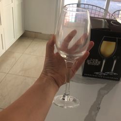 4 Brand New White Wine Glassws