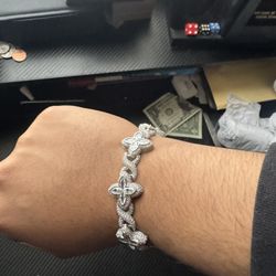 Silver Clover Bracelet ( CZ Stones ) ( 8INCH)