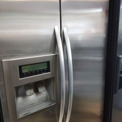 Kitchen Aid Refrigerator Works Great 