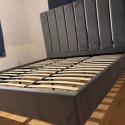 CAMA QUEEN GRAY MODERNA