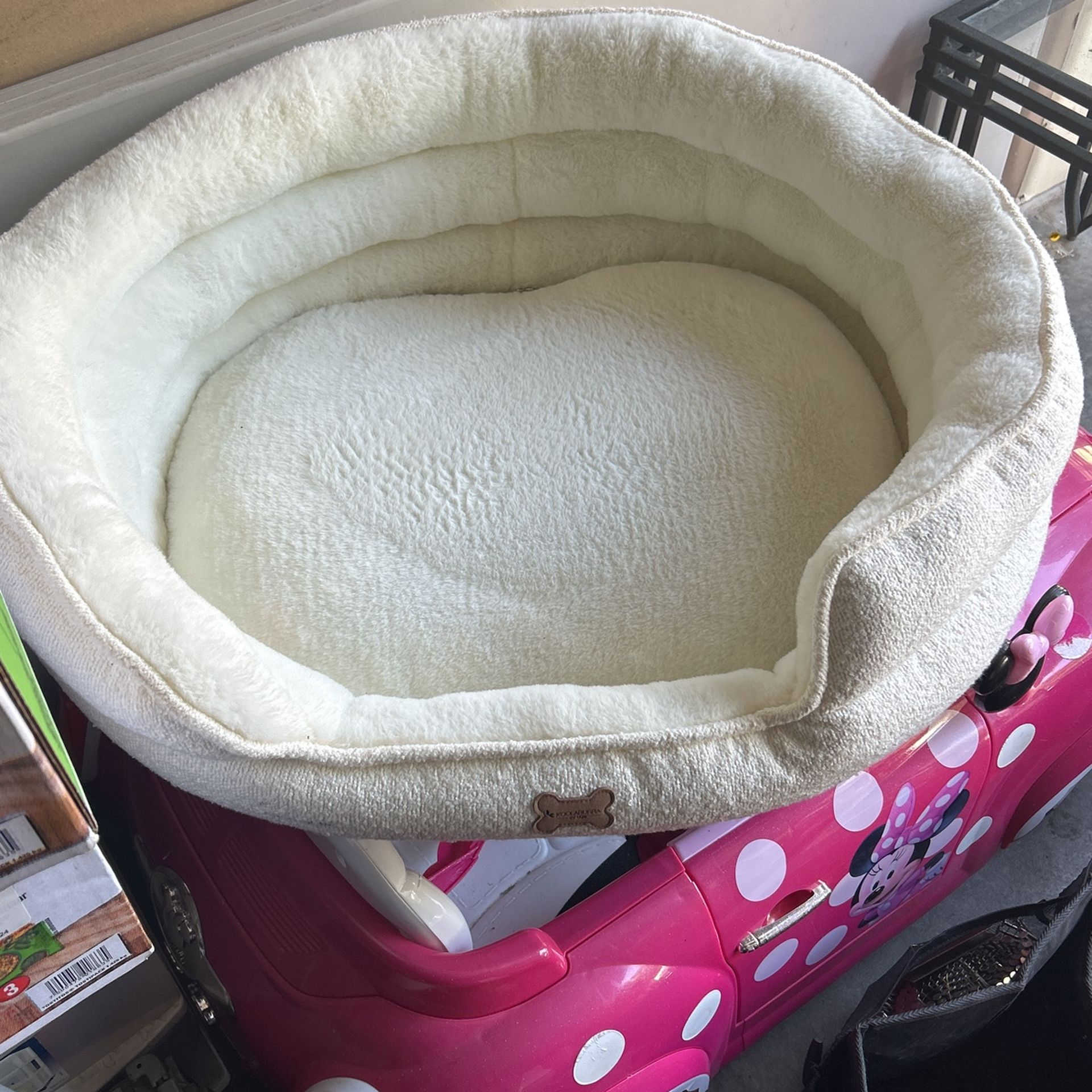 Ugg Cat/ Dog Bed