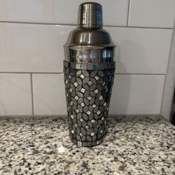 Pier 1 Shaker Tin
