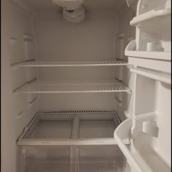 Fridgidare Refrigerator