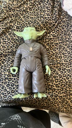 Huge yoda Star Wars figure