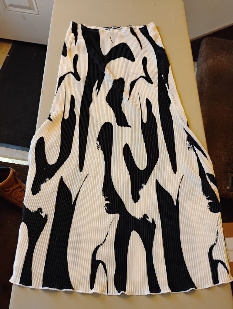 Shein Maxi Pull Up Skirt  Size 6