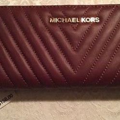 New Michael Kors Large quilted Leather Zip Around Wallet