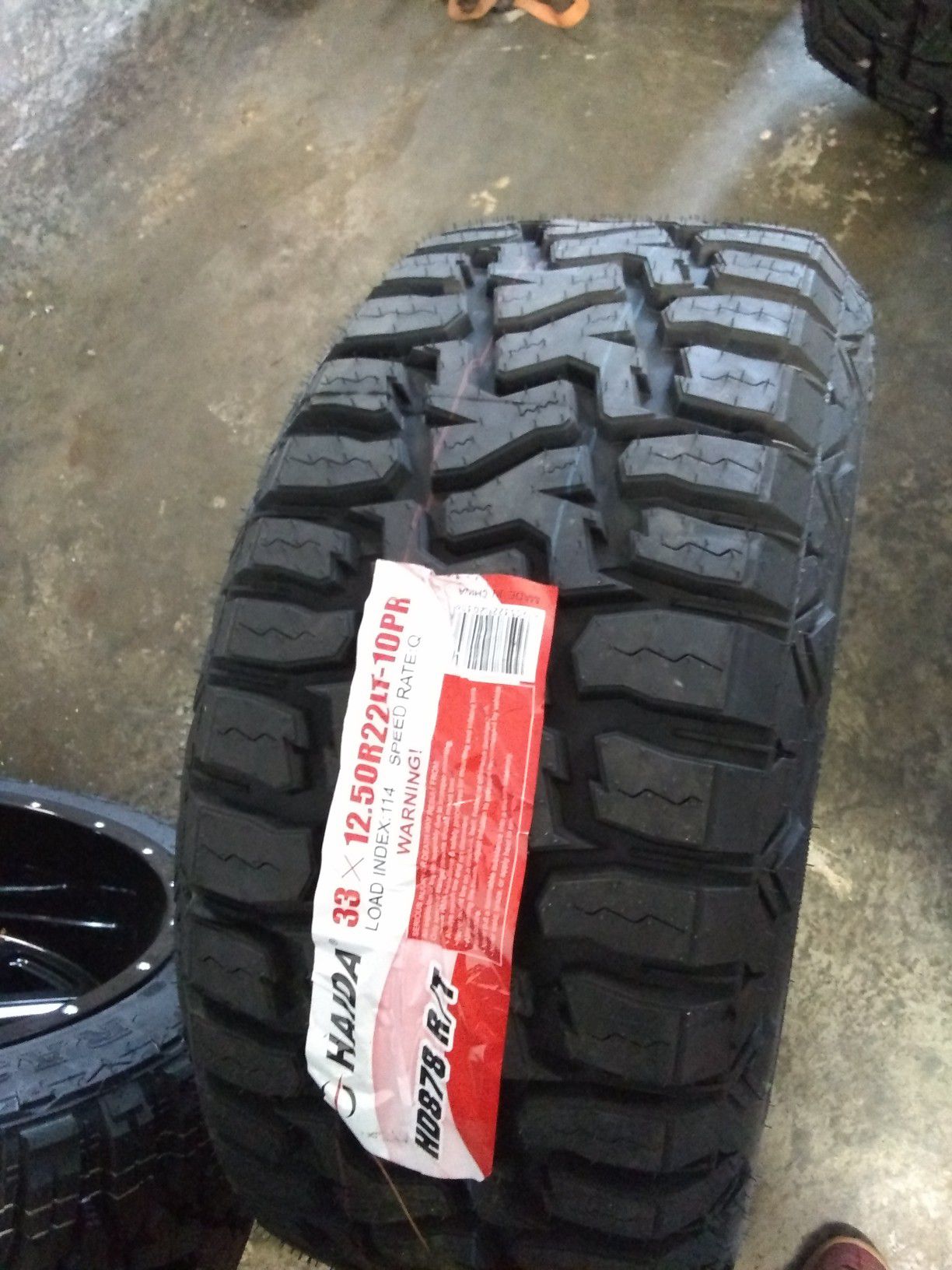24s on 33s atturo tires 90% for Sale in Houston, TX - OfferUp