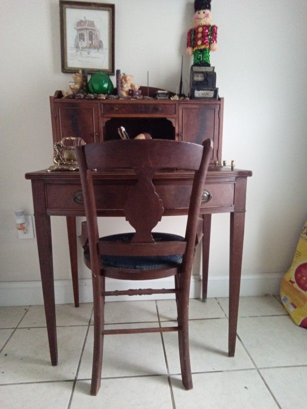 Antique Victorian Vintage Desk