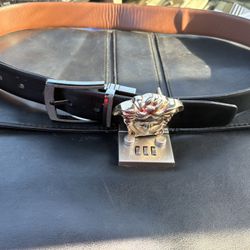 2.5 Yr old Versace "Head Of  Medusa Belt Buckle‼️