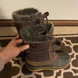 BASS women’s winter boots size 8 (super warm)
