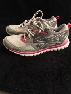 Reebok Women’s 8.5 shoes
