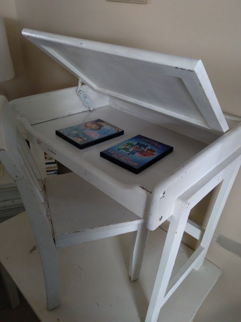 NICE CHILDREN DESK AND CHAIR $20