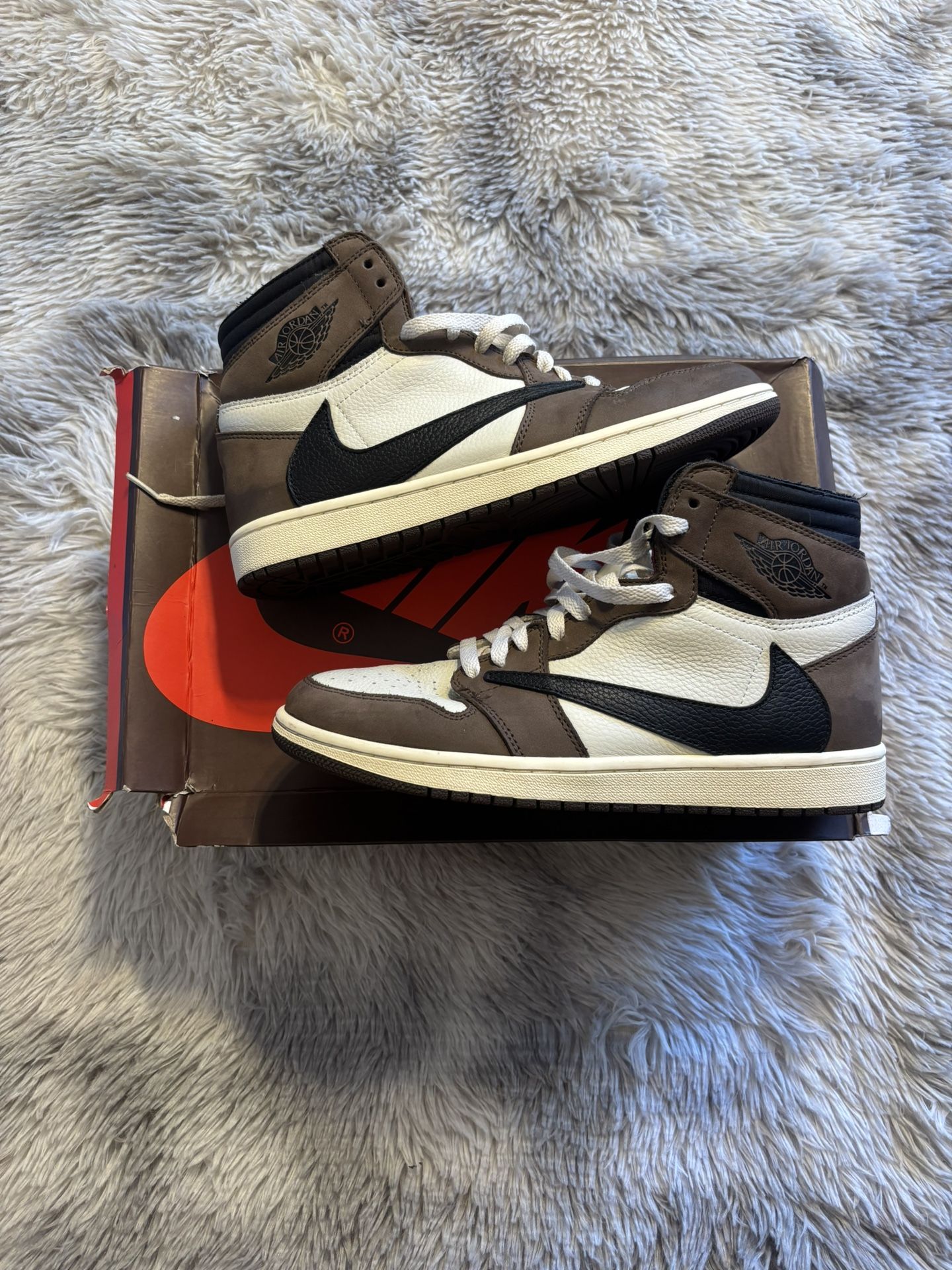 Jordan 1 Travis Scoot Mocha