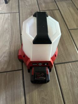 Milwaukee light with 12.0 battery