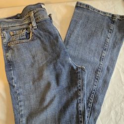 Woman's Jeans Levi's Size 10 Like New , W 18, L41, In 31