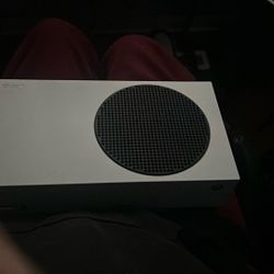 Xbox Series S and Elite Series 2