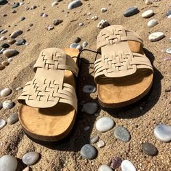 Cliffs by White Mountain Sandals