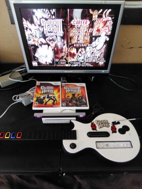 Nintendo Wii Guitar Hero Bundle