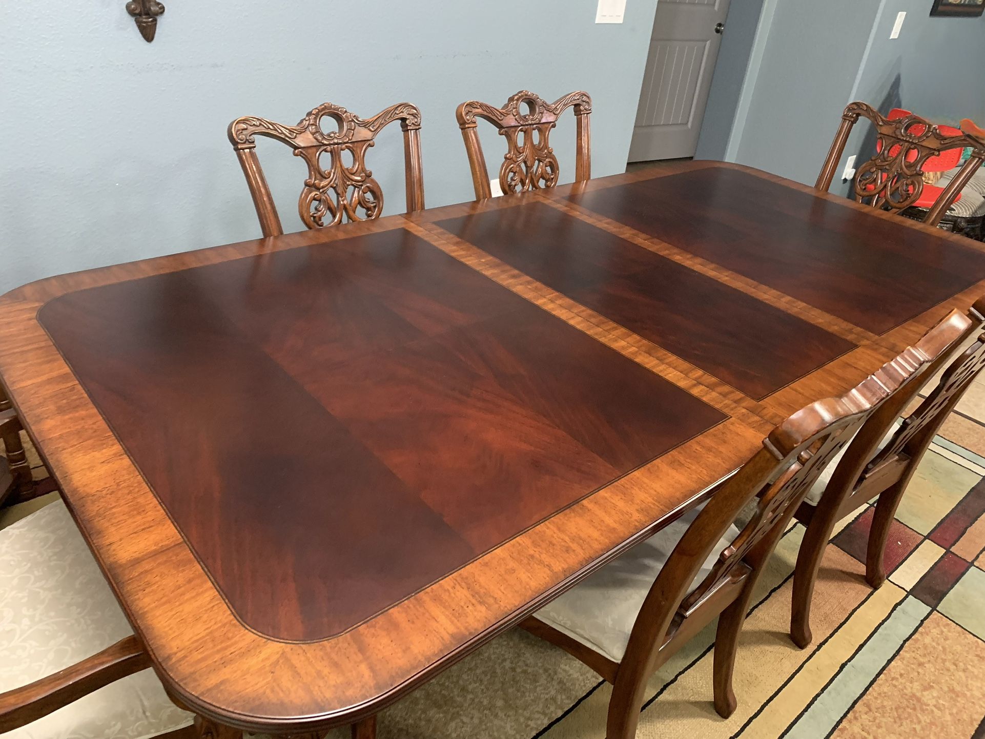 Extendable Dining Table Set