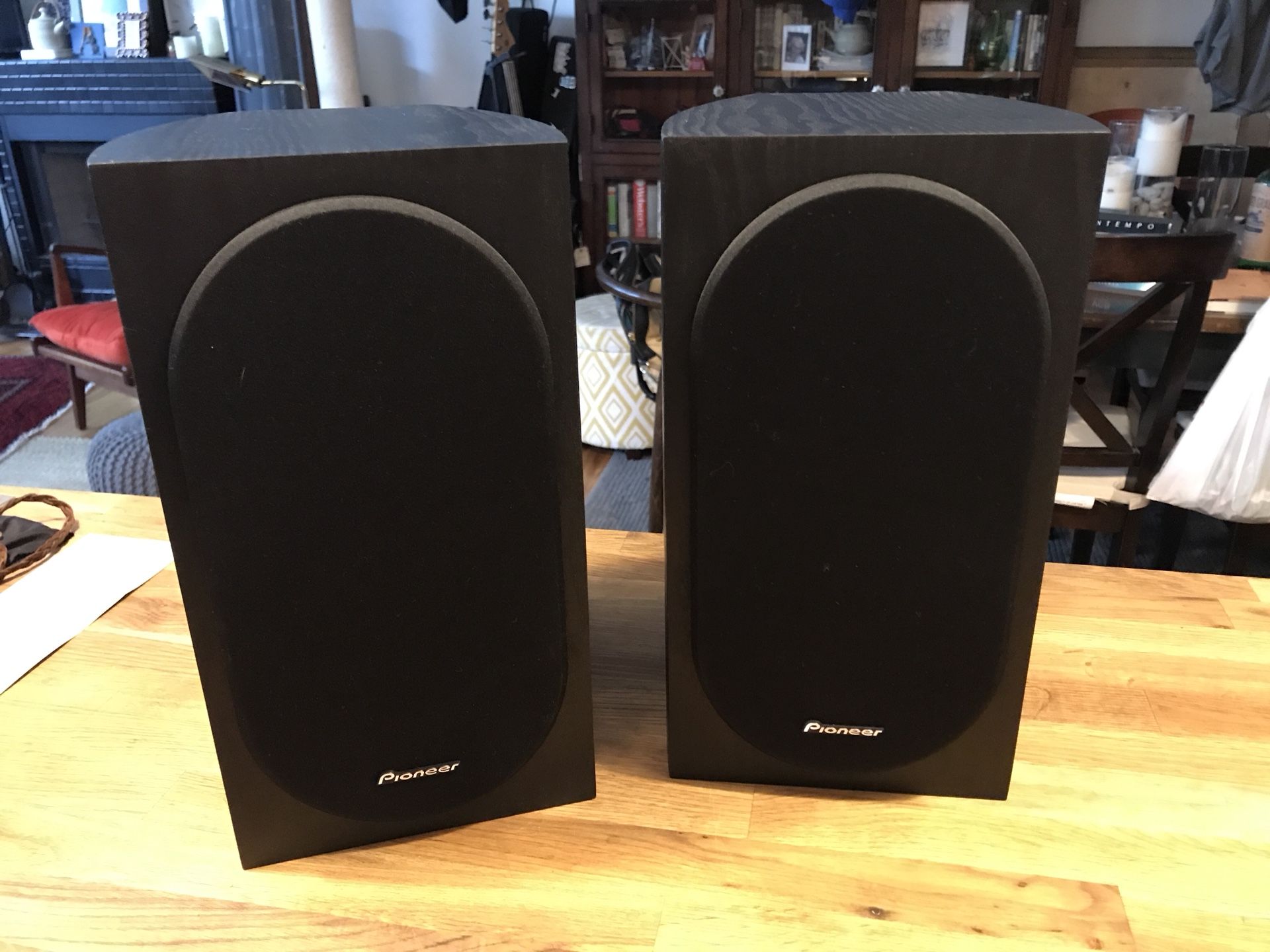 Pioneer SPBS22LR Andrew Jones designed bookshelf speakers for Sale in