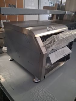 New Entree Conveyor Toaster