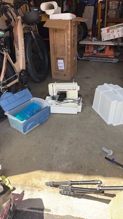 Brother sewing machine with accessories