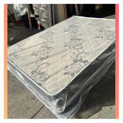 Queen size mattress/ Colchon