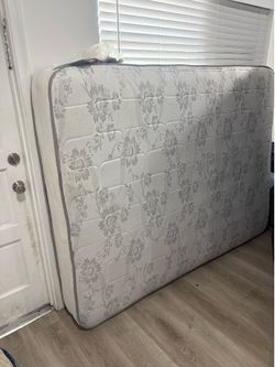 Queen mattress and box spring