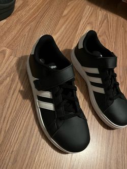 Boys shoes