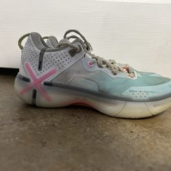 Dwayne Wade Basketball Shoes. 