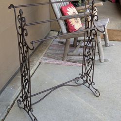 Vintage Scrolling Wrought Iron Quilt Blanket Towel Stand 