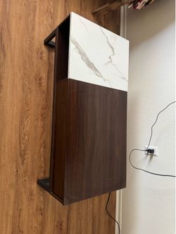 Coffee table with lift-top
