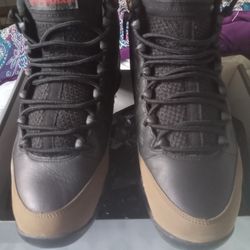 MEN'S SIZE: (9.5)         **RETRO 9'S: TRUE RED OLIVE**   $$170 O.B.O