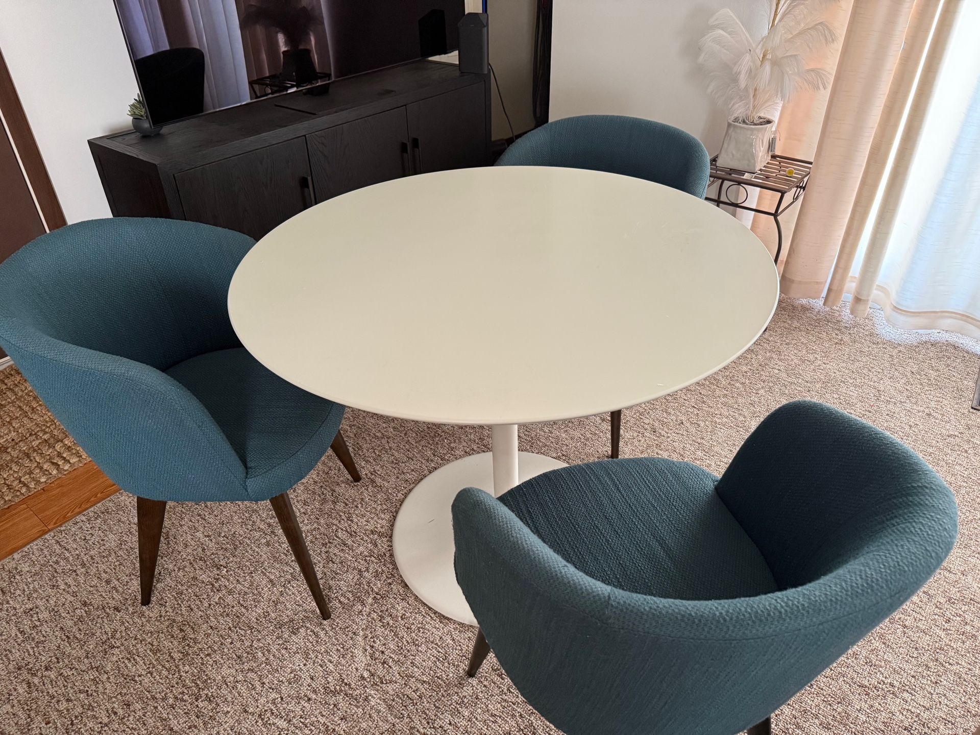 Dining Room Table With 3 Chairs