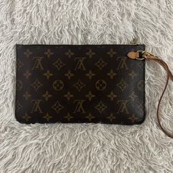 Louis Vuitton Neverfull Pouch clutch wristlet Beige Interior
