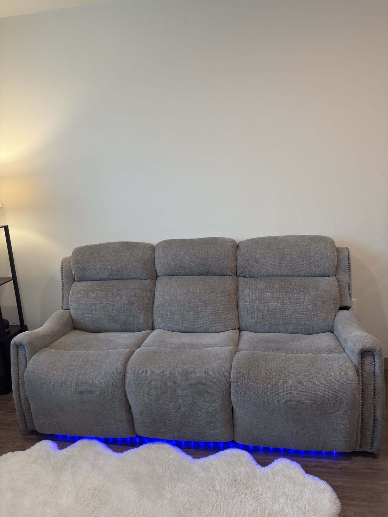 Reclining Sofa – Like New