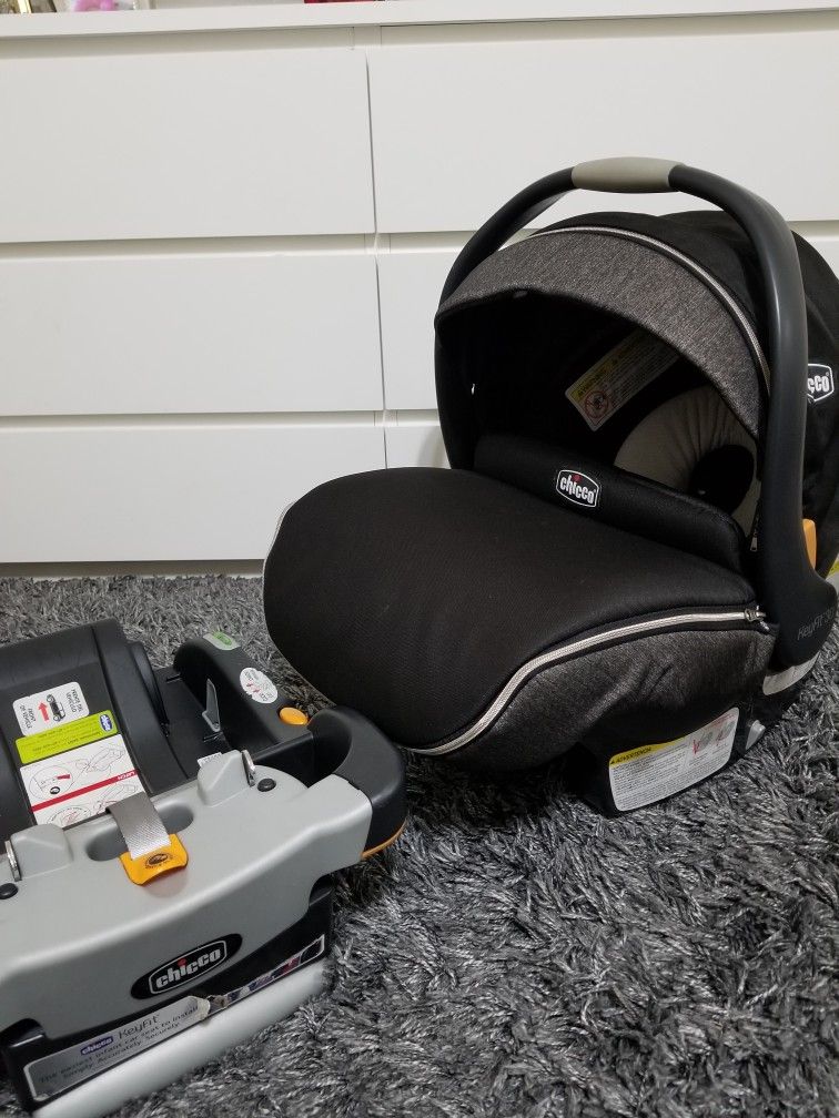 Chicco Infant Carseat And Car Base