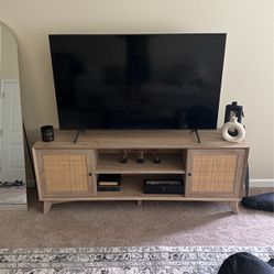 TV With entertainment Center 