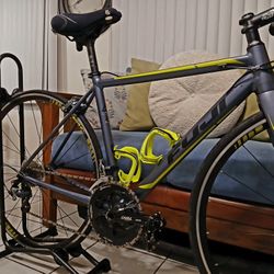 2018 Fuji Roubaix One.5 Size 53cm S/M Shimano Tiagra 20 Speeds Like New..