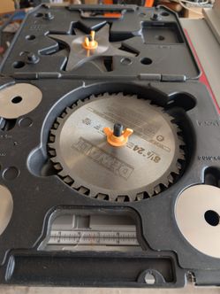 DEWALT 8-1/8" 24-Tooth Saw Blade Set