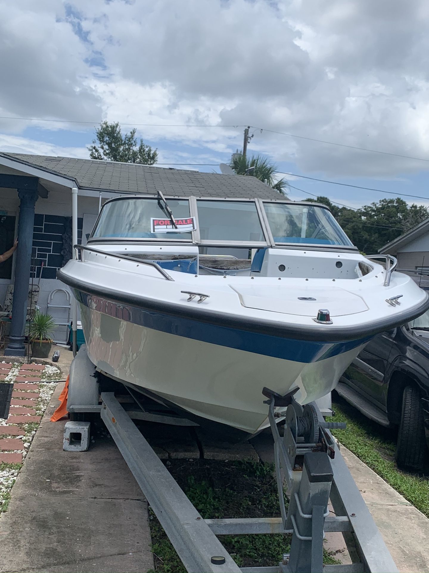 1990 Sea Ray 21”