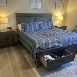 Raymour & Flanigan Hempstead 5-pc. Platform Storage KING Bedroom Set 