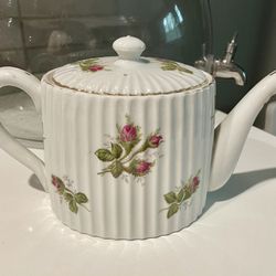🫖 Beautiful Antique Teapot / Pitcher