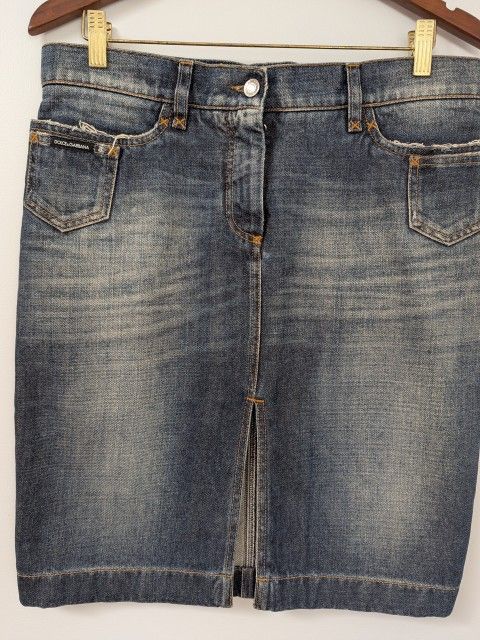 Dolce & Gabbana Women's Skirt. Size 46