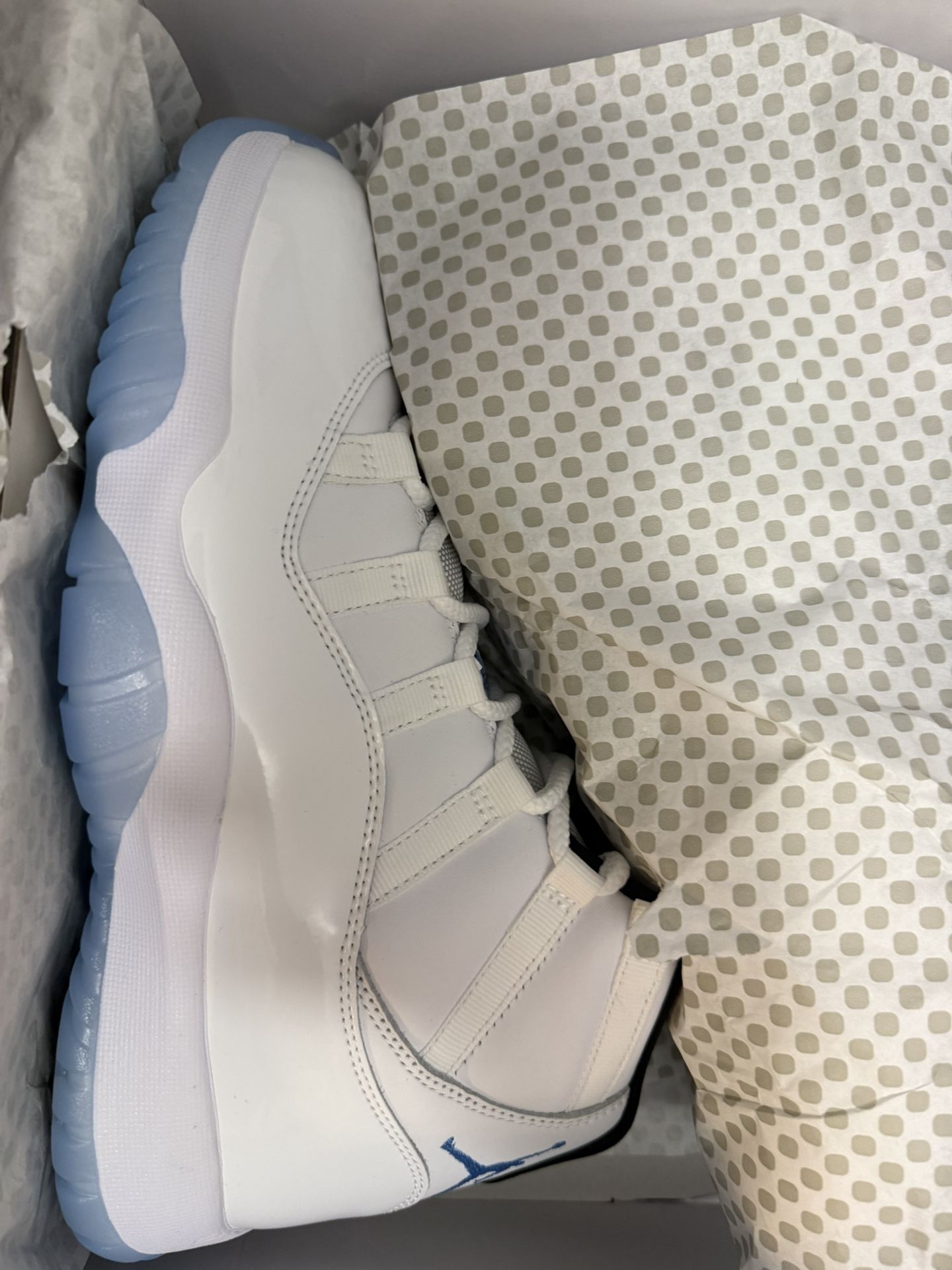 Jordan 11 Legend Blue