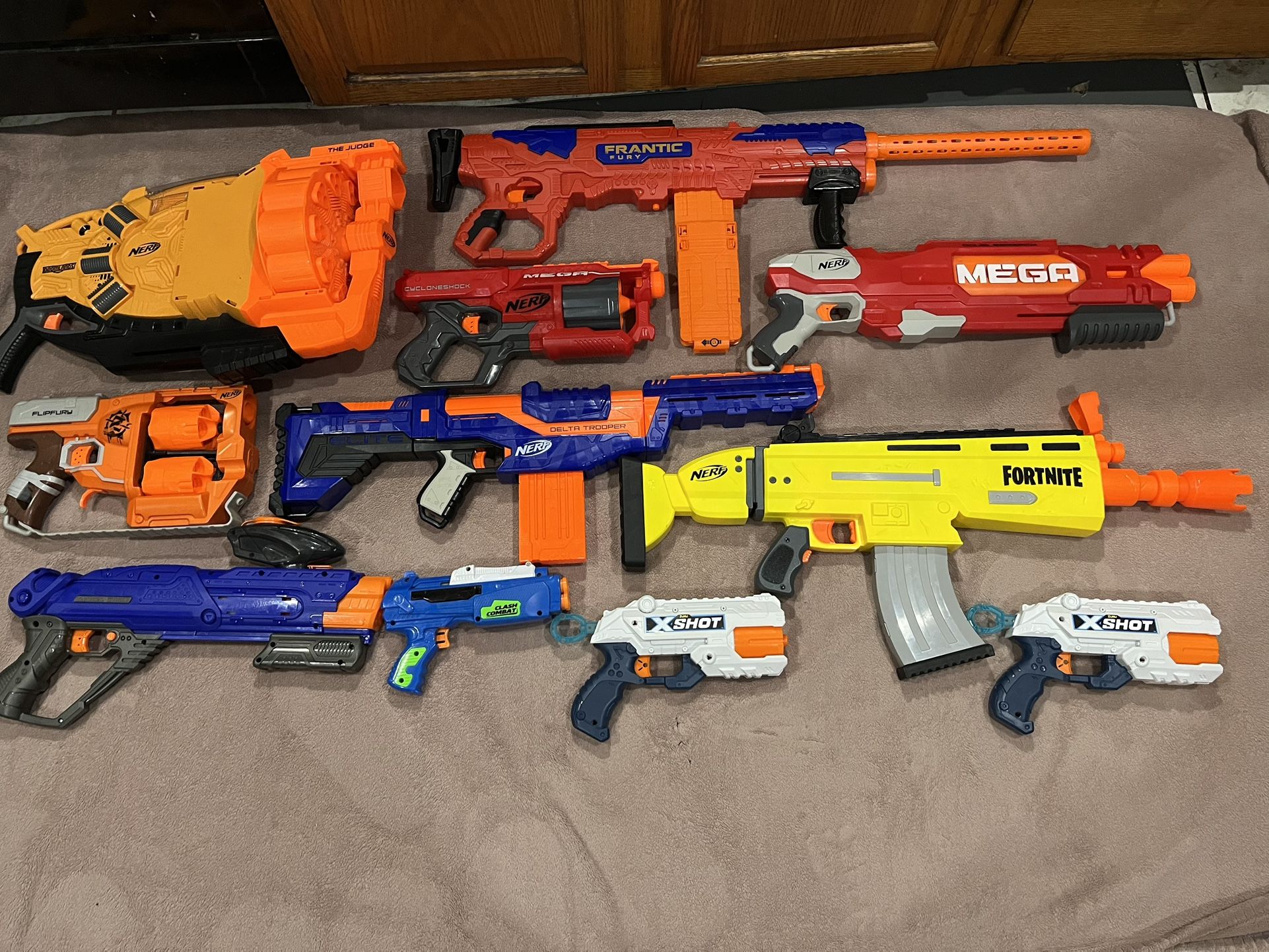 LOT of some of the best Nerf guns!!